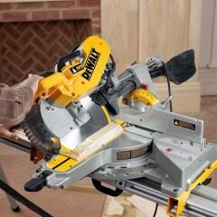 Dewalt Dws780 Raylı Gönye Testere